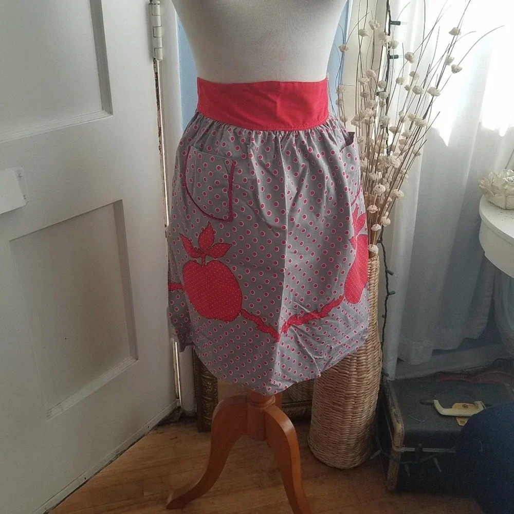 Vintage Apron | Gray & Red Apple Tie-Up Apron
